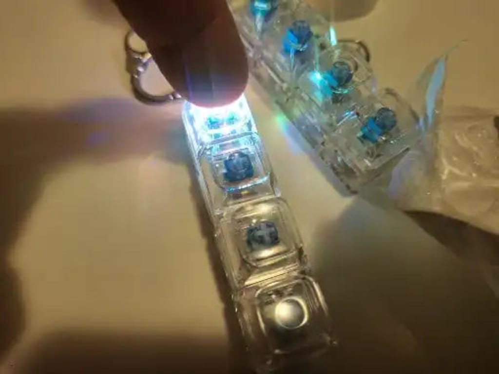 Switchy™ Mechanical Keyboard fidget Keychain